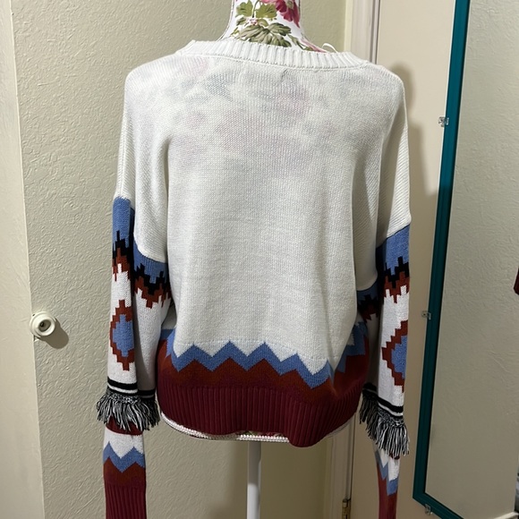 Chelsea and violet Tribal print sweater - Picture 7 of 10